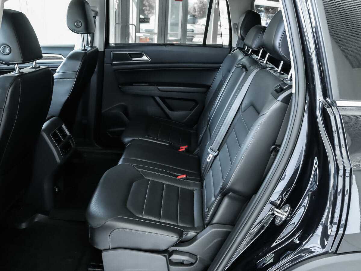Volkswagen Teramont 2018 года с пробегом. Фото: #12