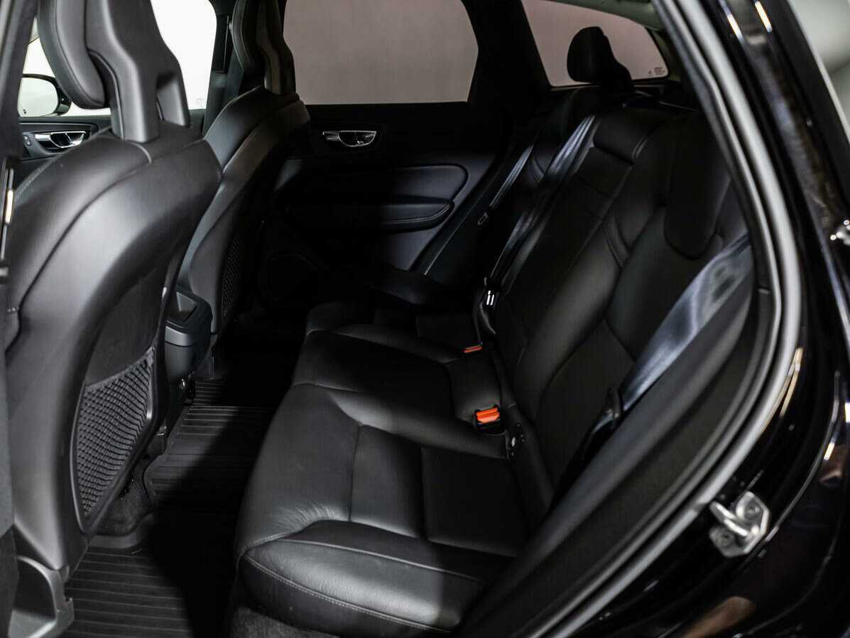 Volvo XC60 2018 года с пробегом. Фото: #7