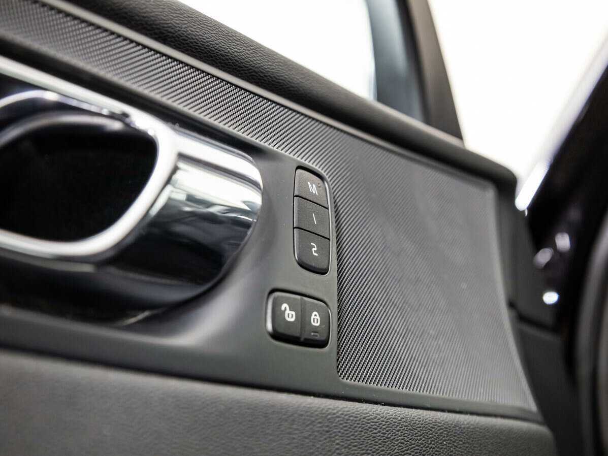 Volvo XC60 2018 года с пробегом. Фото: #12