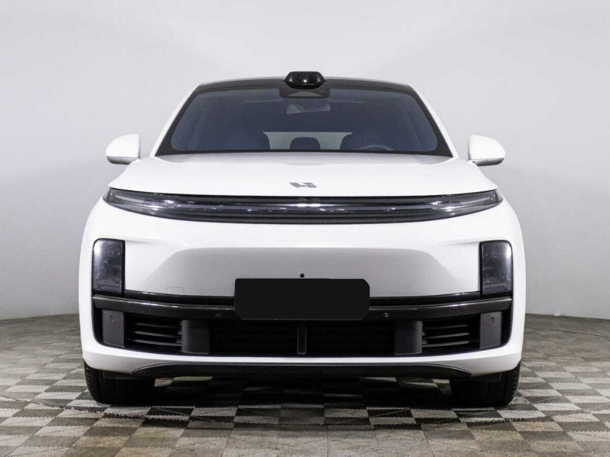 LiXiang L7 2023 года с пробегом. Фото: #1