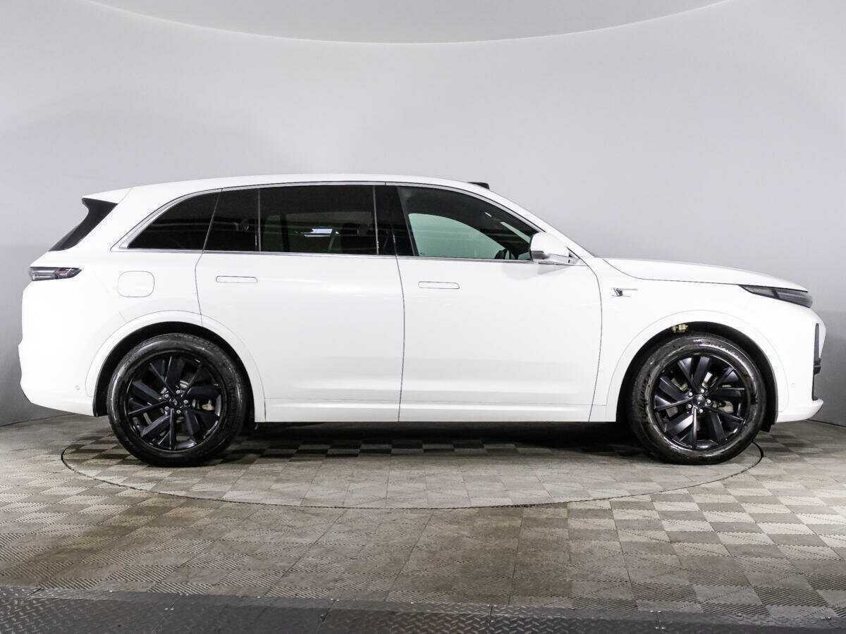 LiXiang L7 2023 года с пробегом. Фото: #3