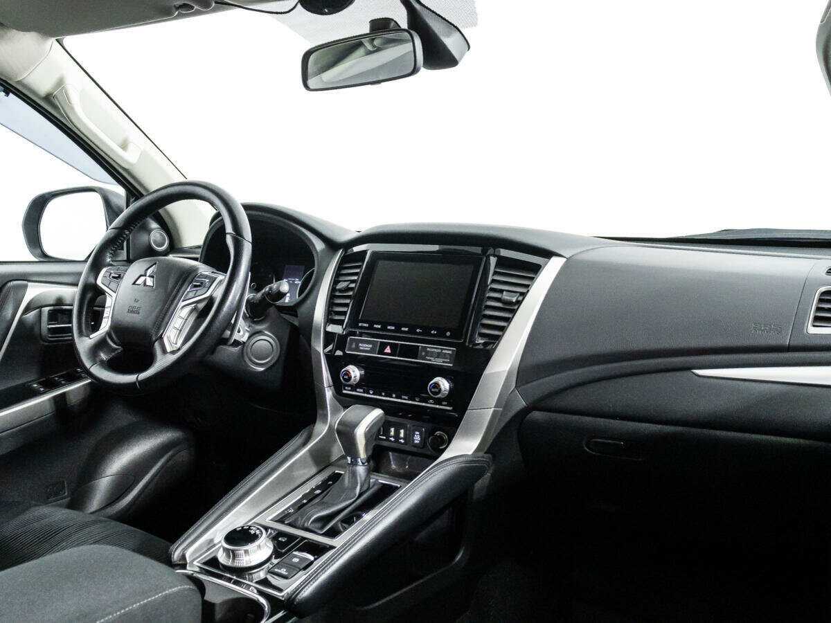 Mitsubishi Pajero Sport 2022 года с пробегом. Фото: #8
