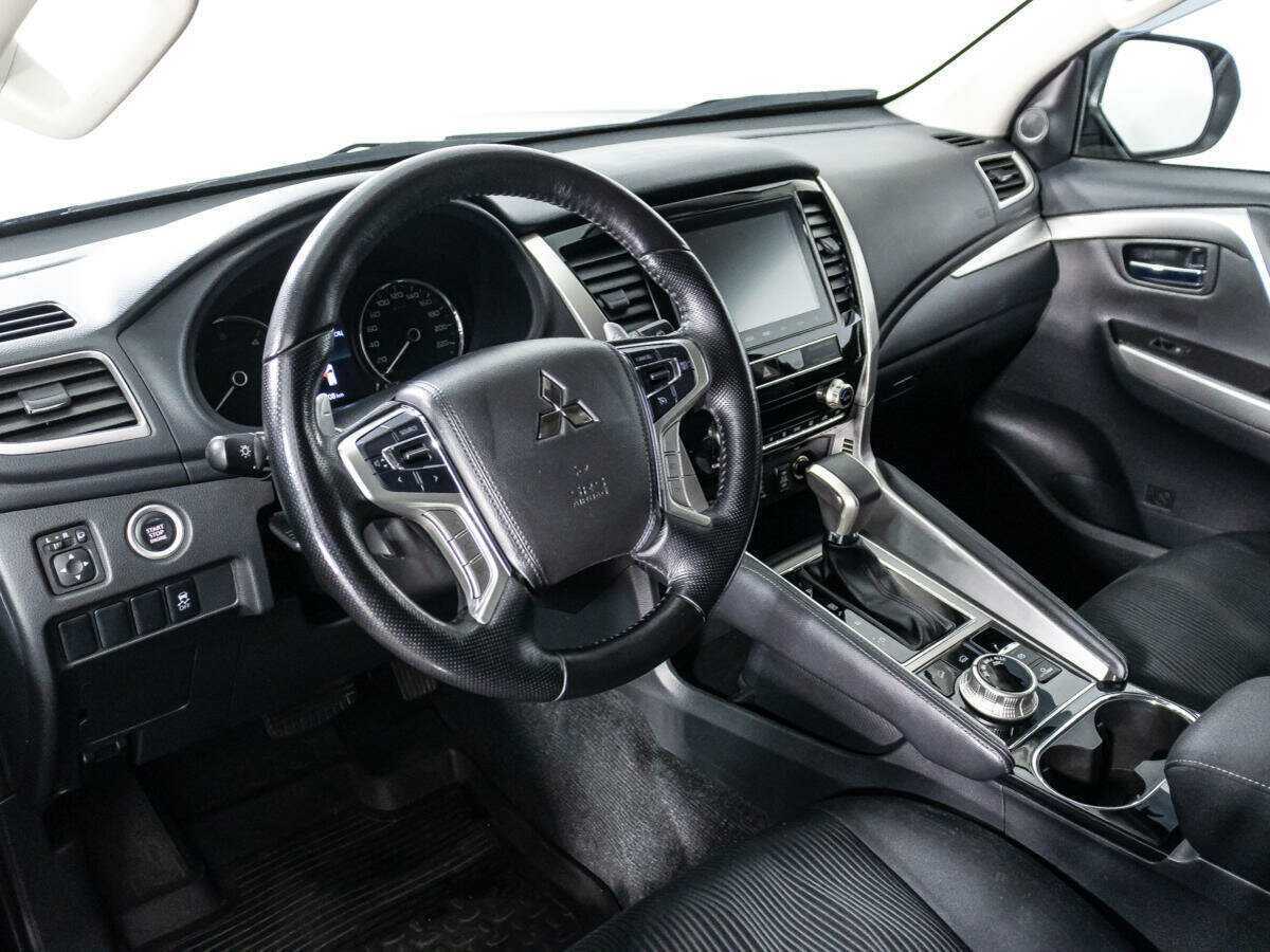 Mitsubishi Pajero Sport 2022 года с пробегом. Фото: #10