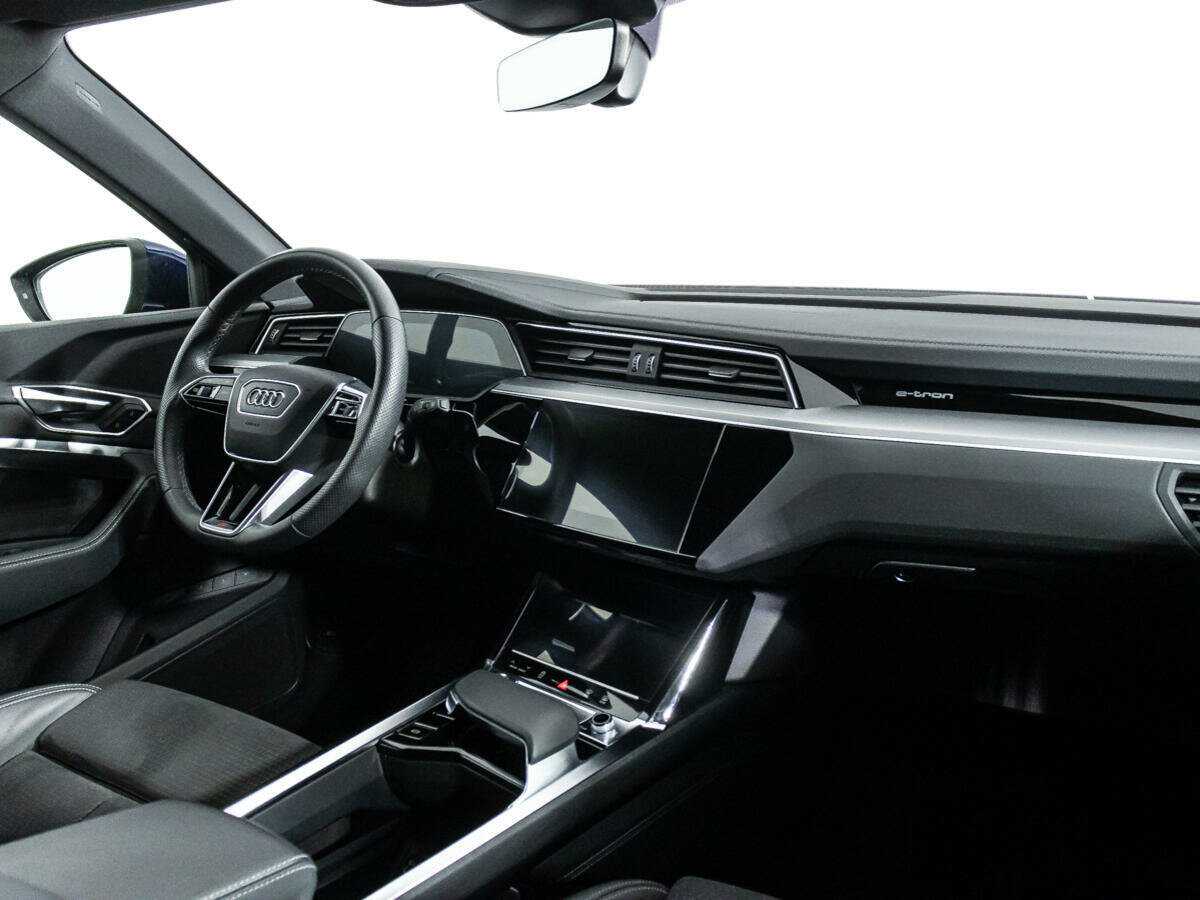 Audi e-tron 2022 года с пробегом. Фото: #6