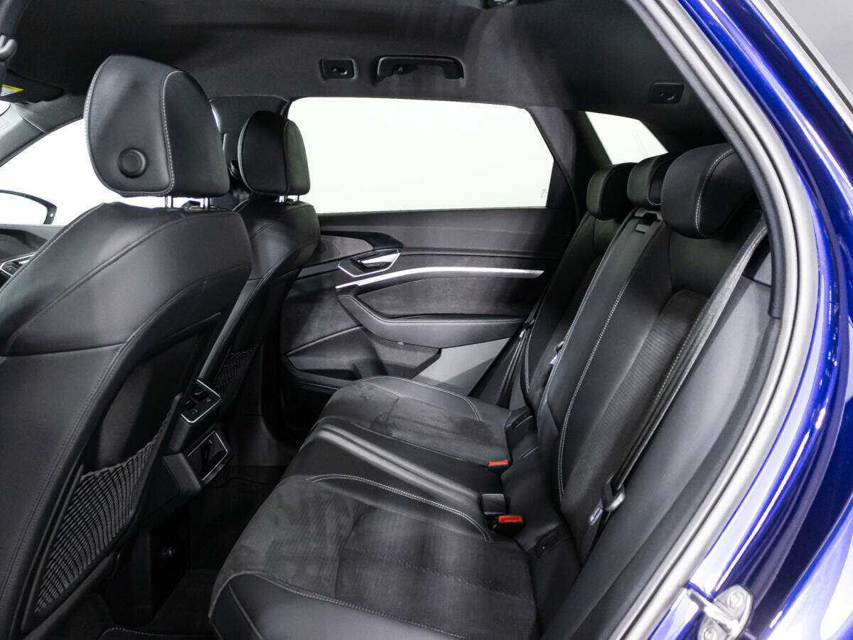 Audi e-tron 2022 года с пробегом. Фото: #7