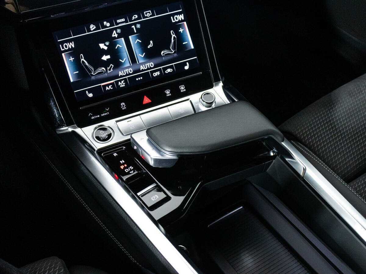 Audi e-tron 2022 года с пробегом. Фото: #15