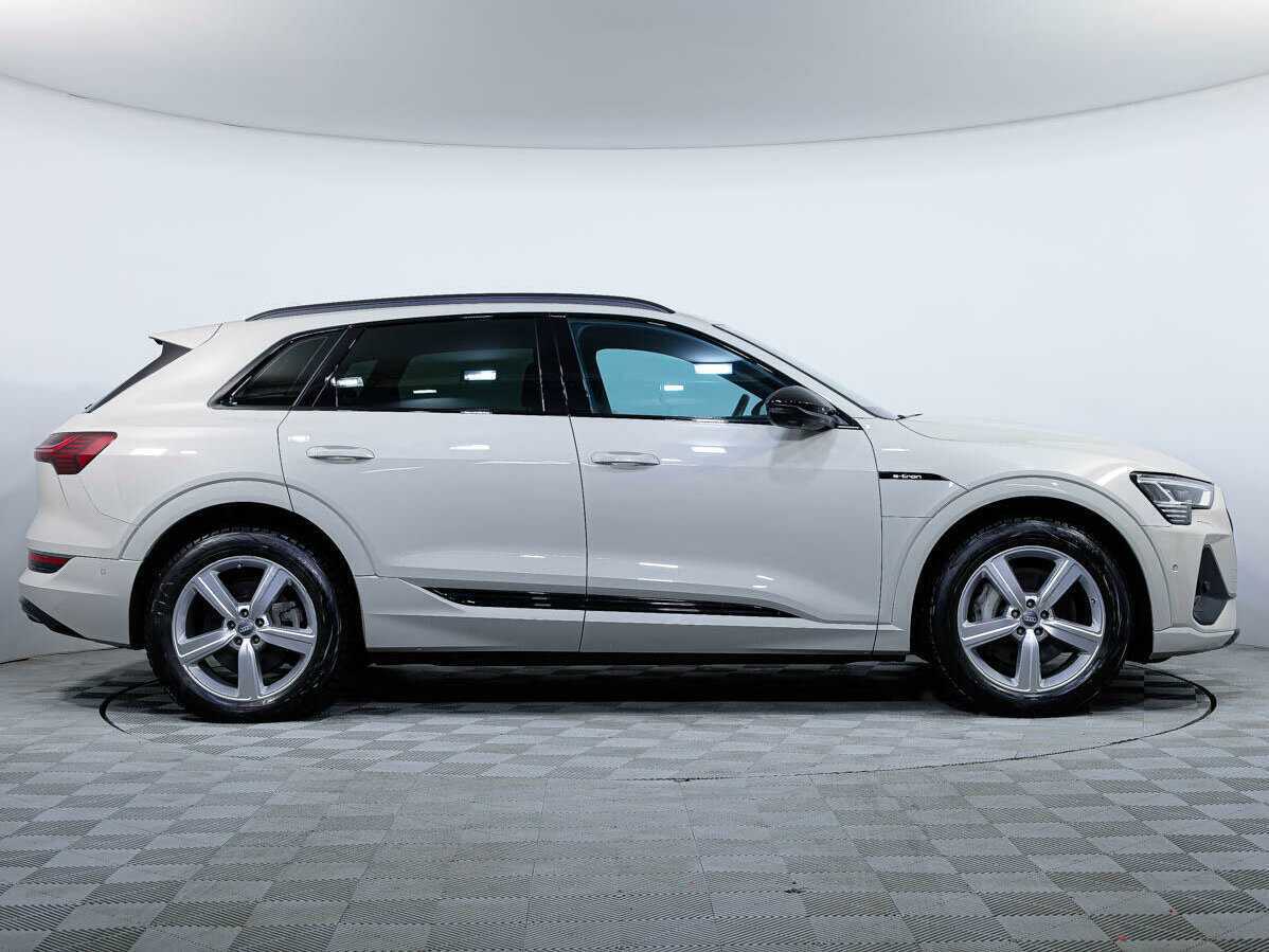 Audi e-tron 2021 года с пробегом. Фото: #2