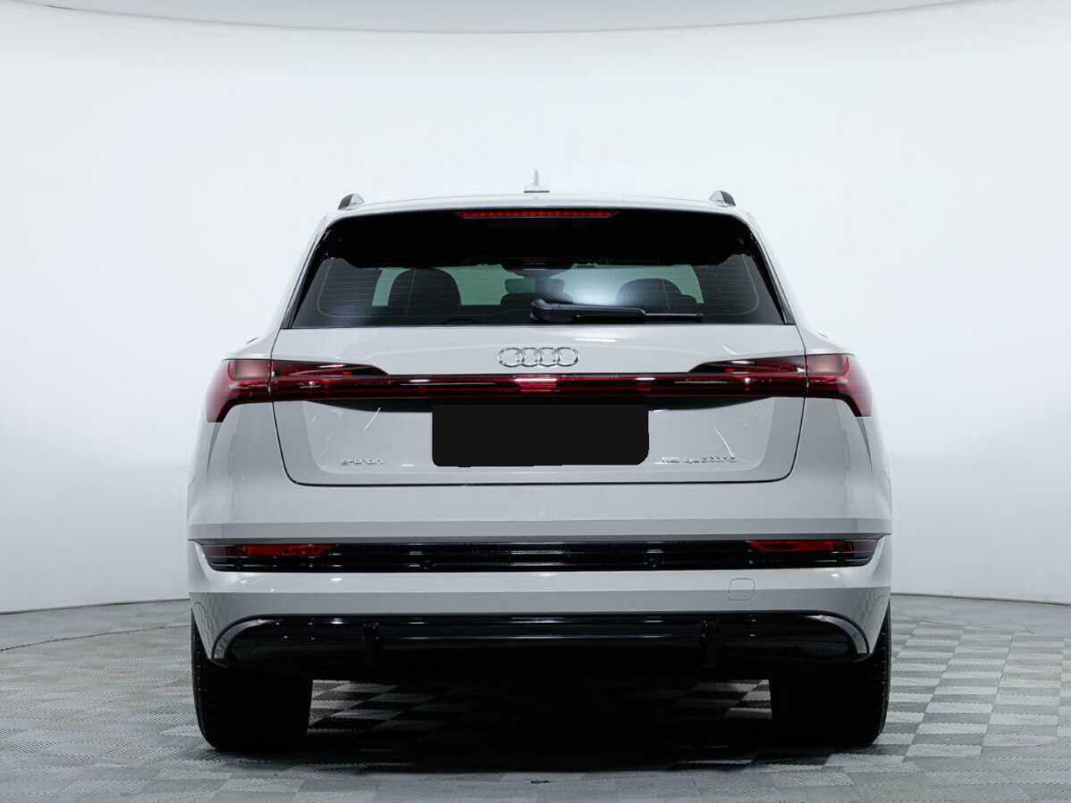 Audi e-tron 2021 года с пробегом. Фото: #4