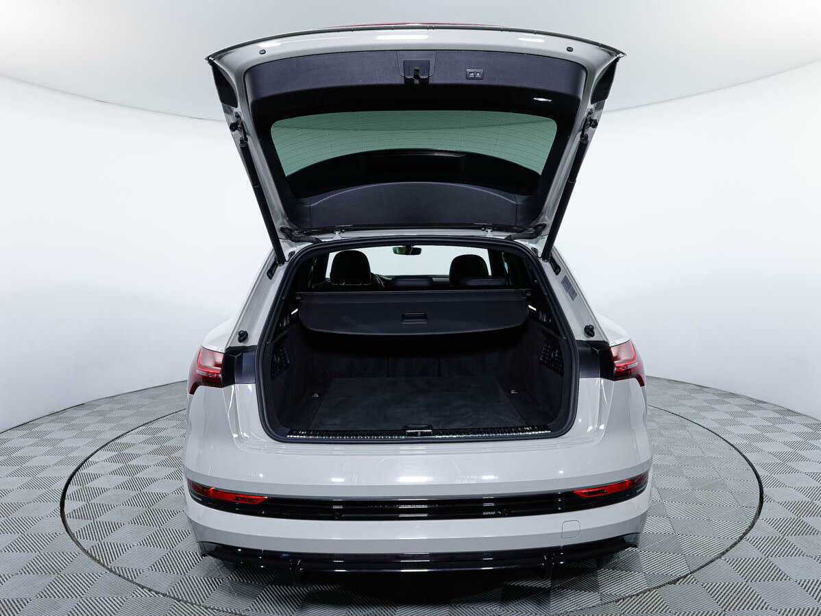 Audi e-tron 2021 года с пробегом. Фото: #7