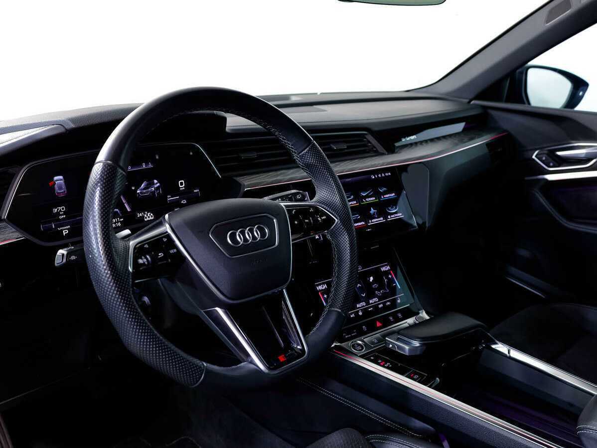 Audi e-tron 2021 года с пробегом. Фото: #11