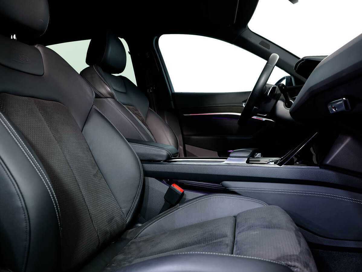 Audi e-tron 2021 года с пробегом. Фото: #12