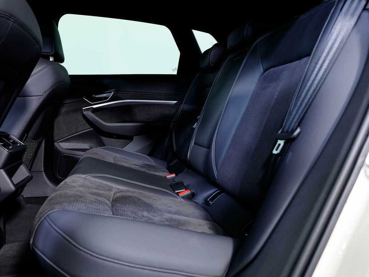 Audi e-tron 2021 года с пробегом. Фото: #13