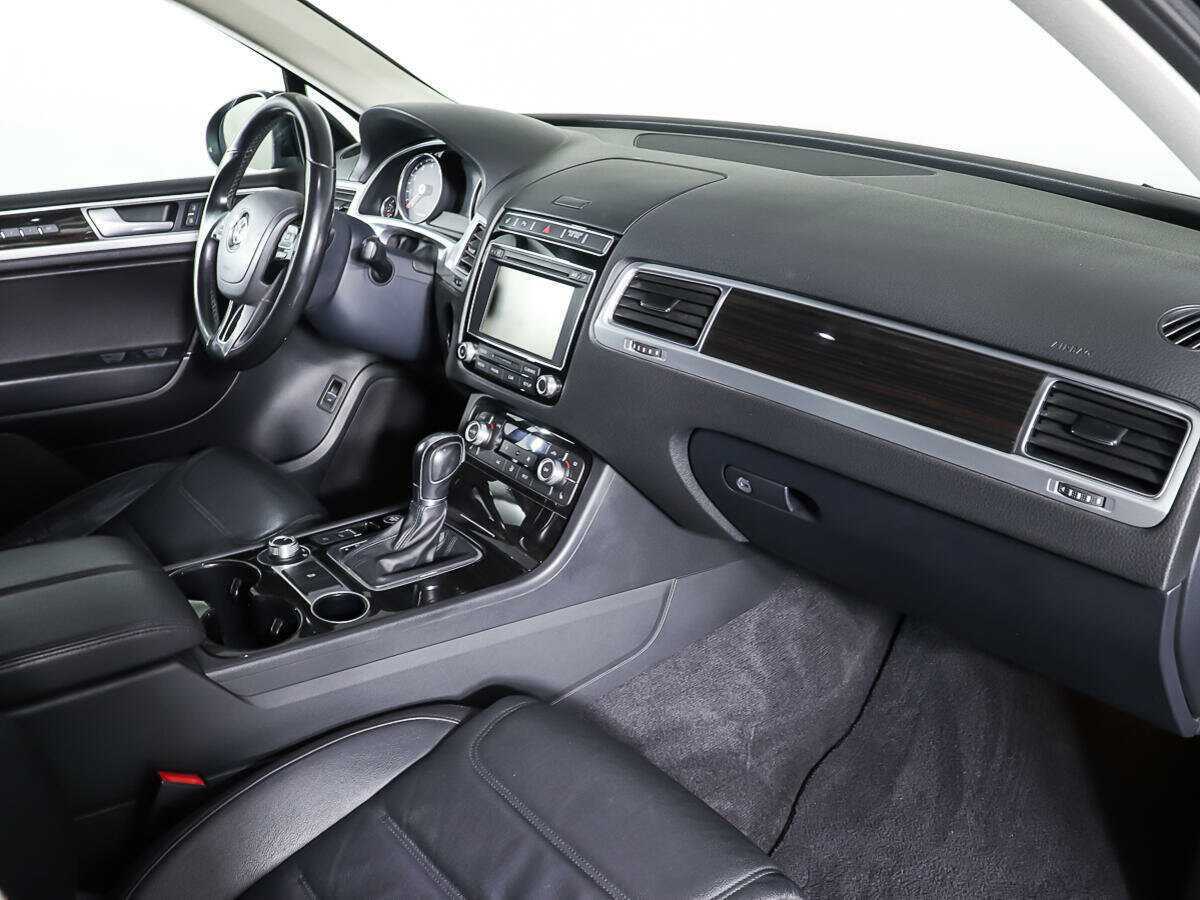 Volkswagen Touareg 2015 года с пробегом. Фото: #8