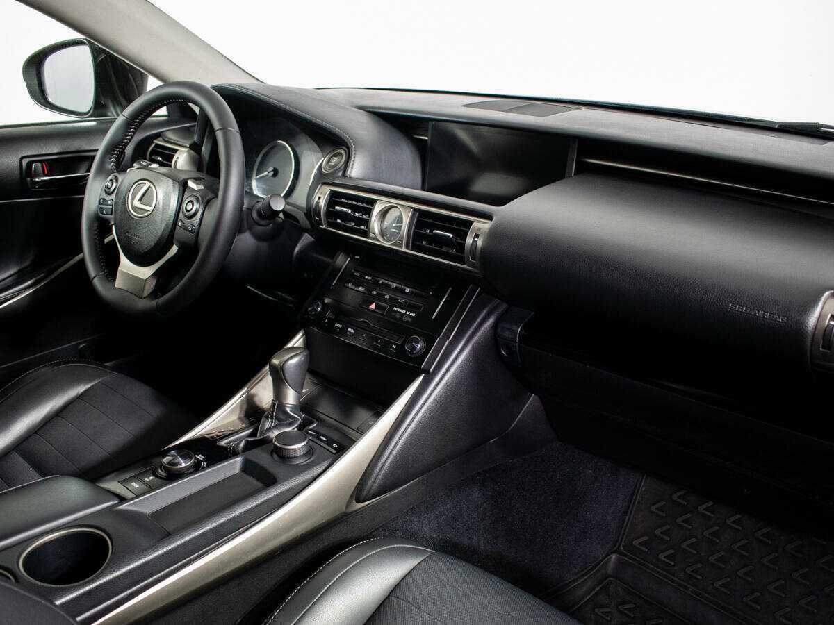 Lexus IS 2013 года с пробегом. Фото: #7