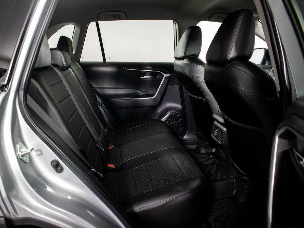Toyota RAV4 2022 года с пробегом. Фото: #7