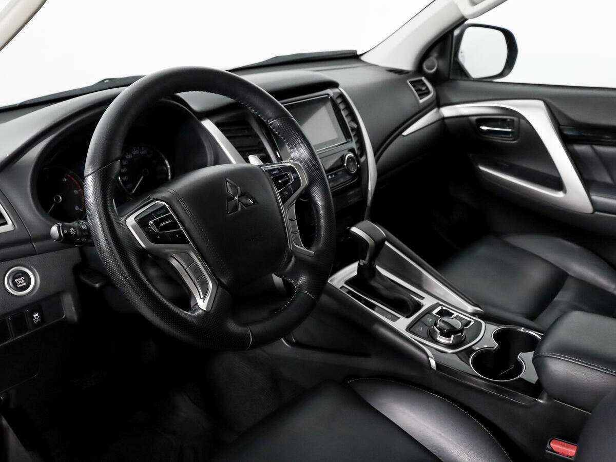 Mitsubishi Pajero Sport 2019 года с пробегом. Фото: #8