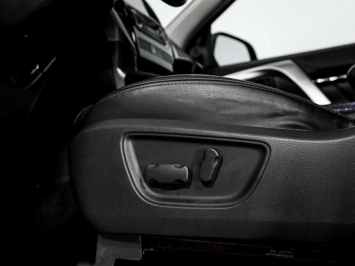 Mitsubishi Pajero Sport 2019 года с пробегом. Фото: #9