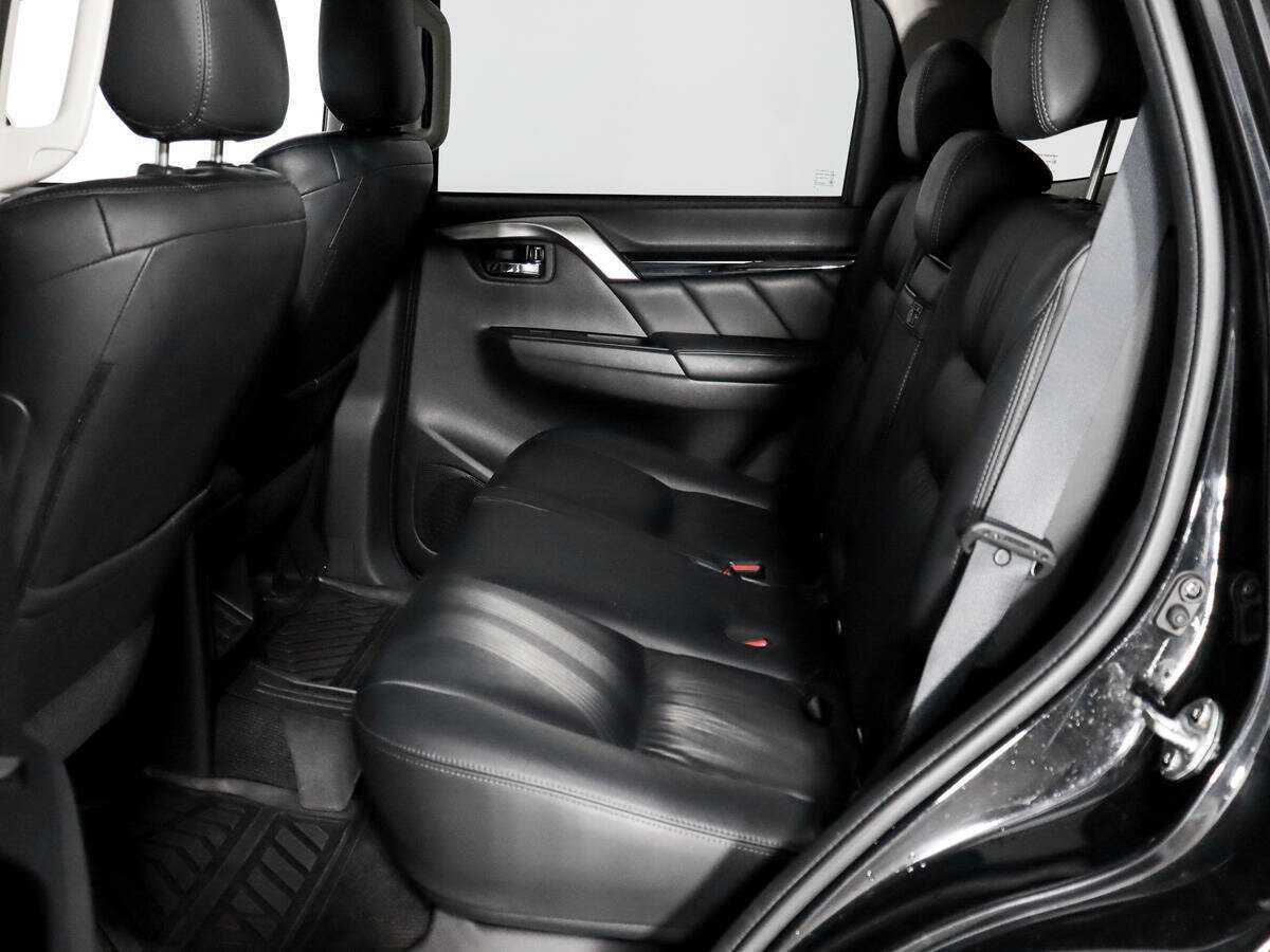Mitsubishi Pajero Sport 2019 года с пробегом. Фото: #12