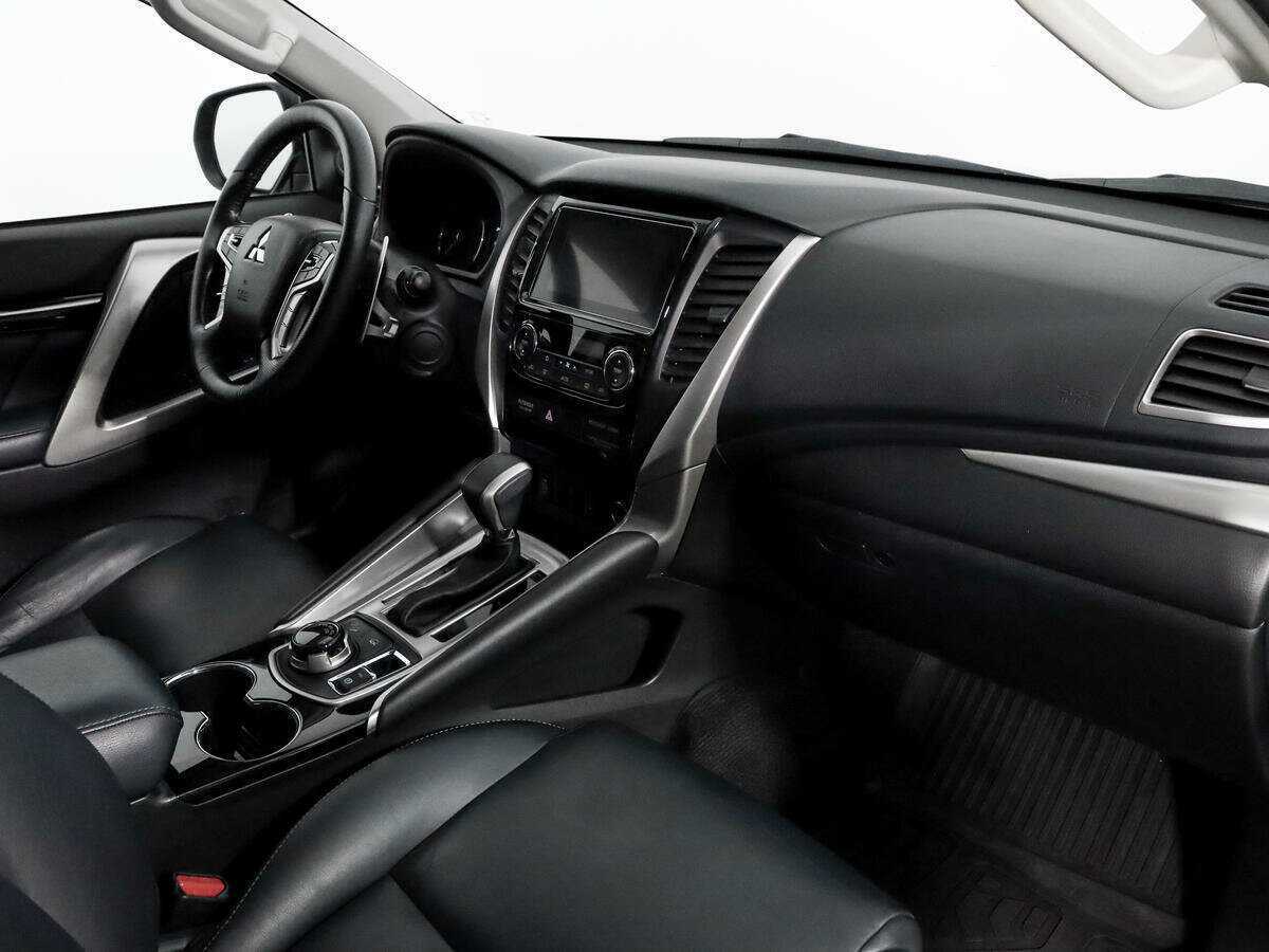 Mitsubishi Pajero Sport 2019 года с пробегом. Фото: #13