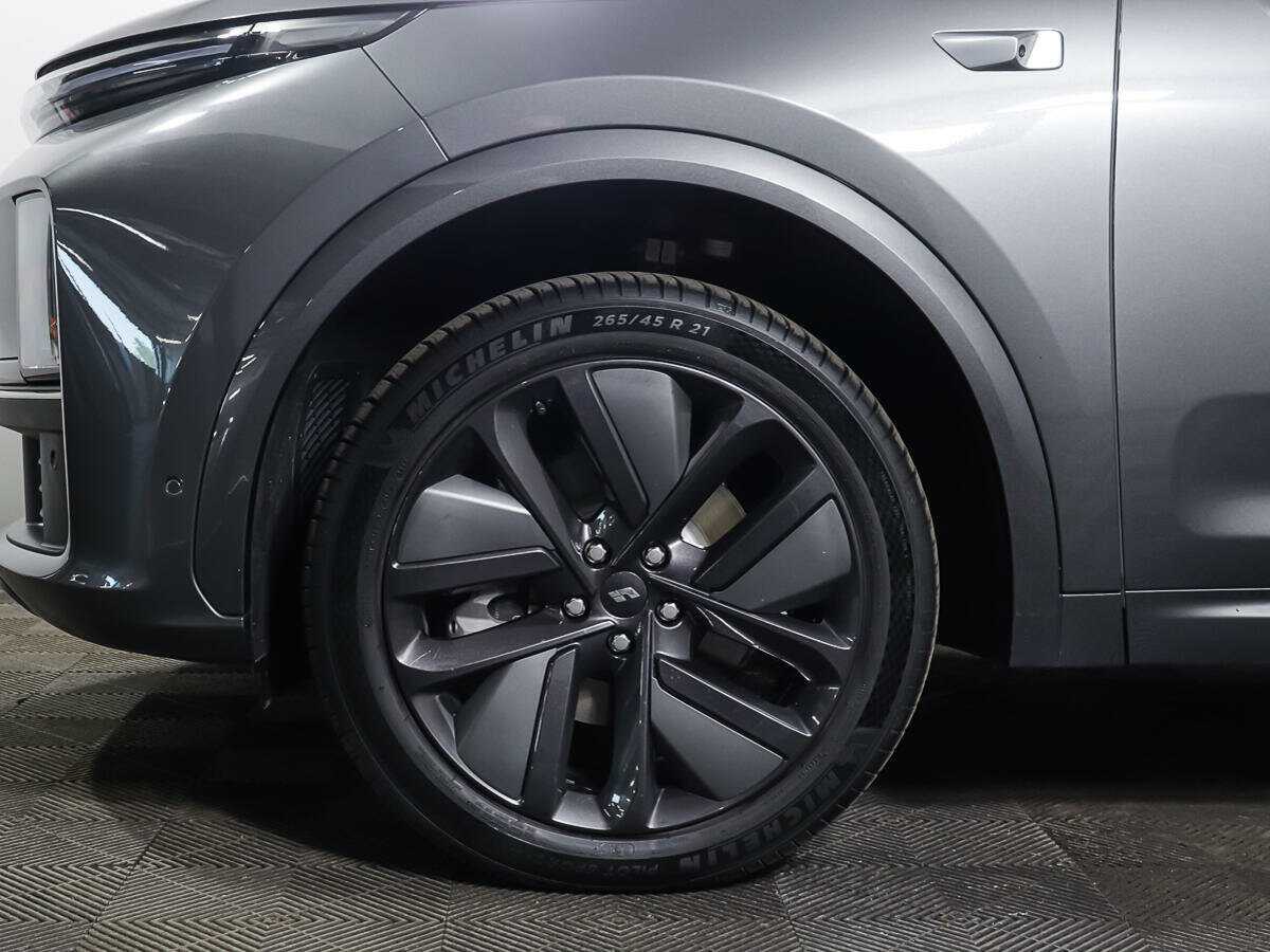 LiXiang L7 2023 года с пробегом. Фото: #29