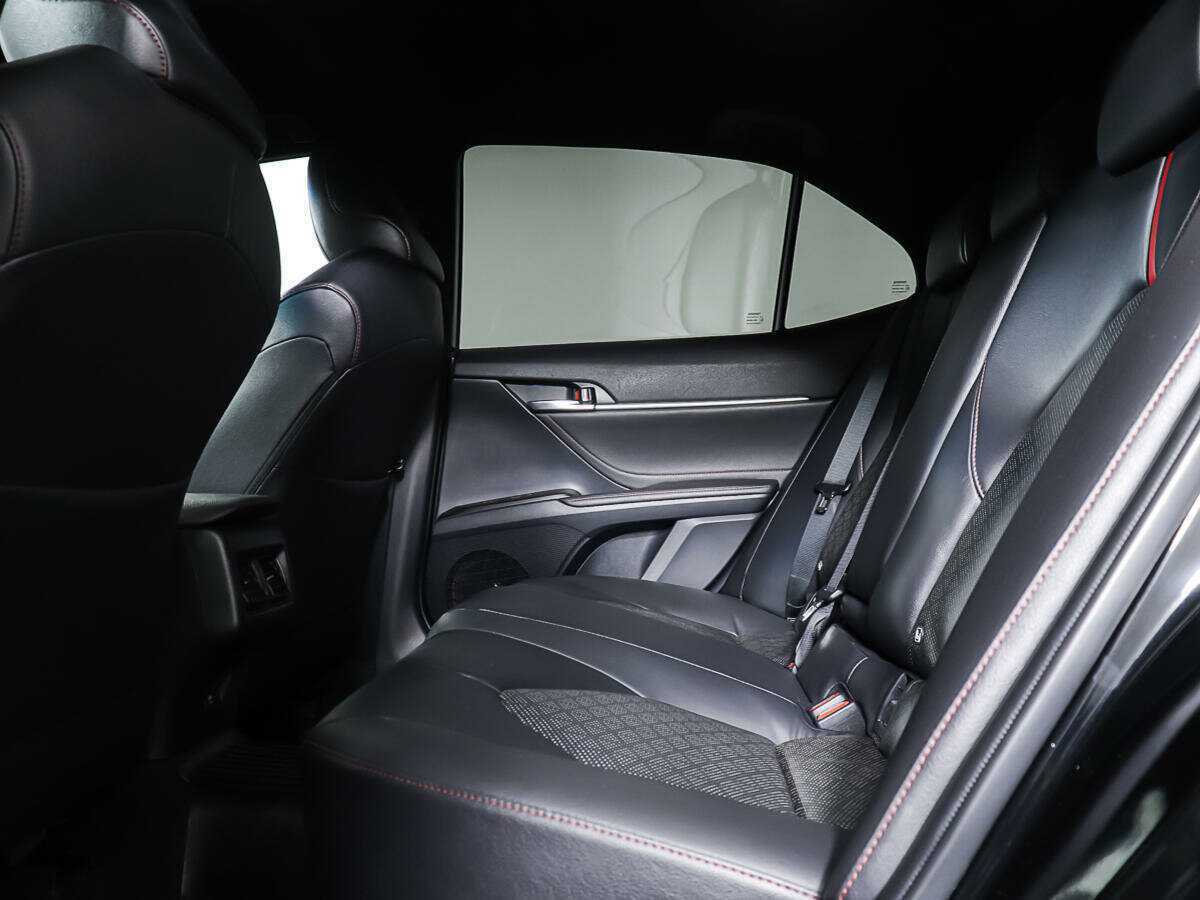 Toyota Camry 2021 года с пробегом. Фото: #8