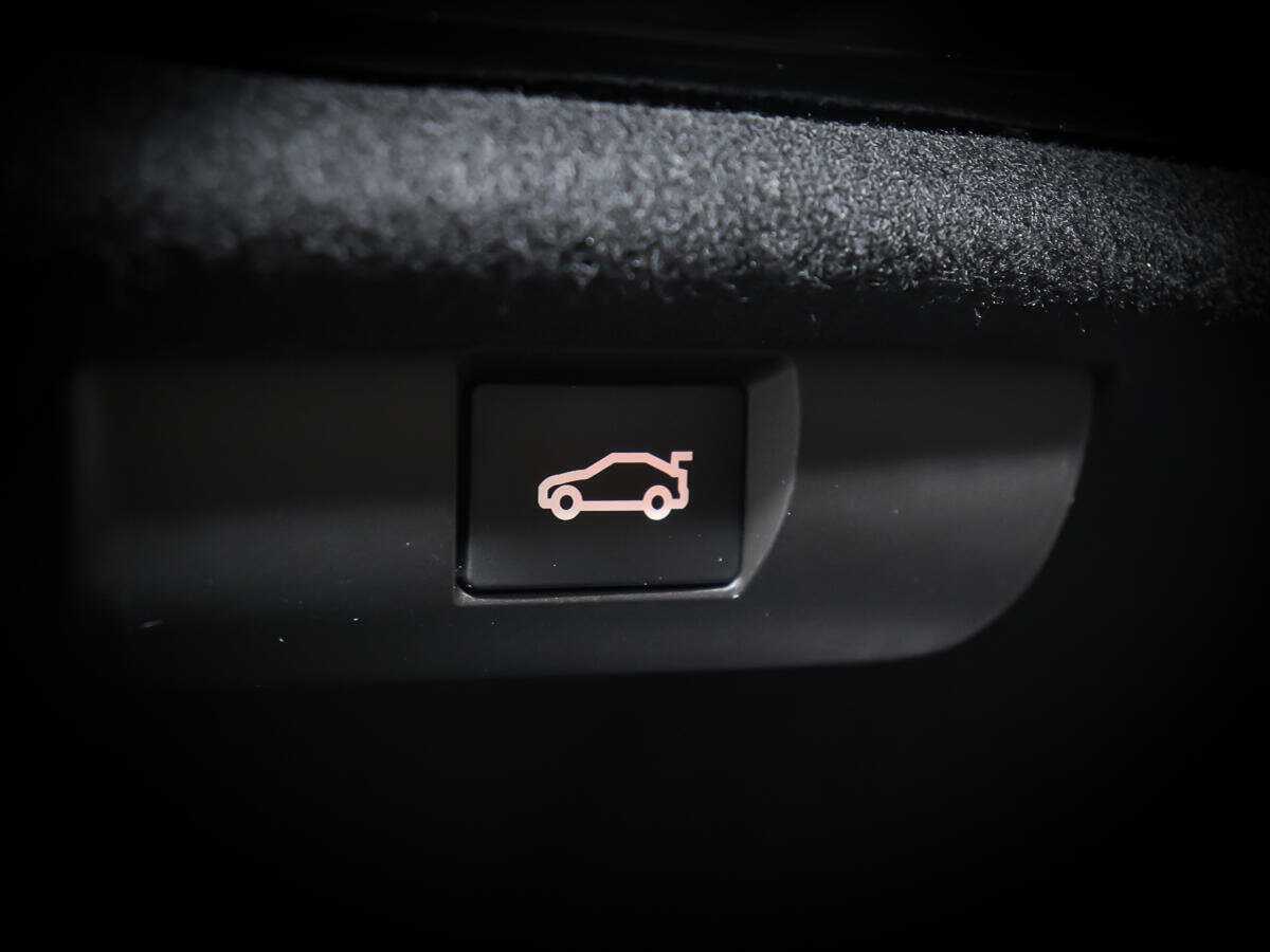 Toyota Camry 2021 года с пробегом. Фото: #21