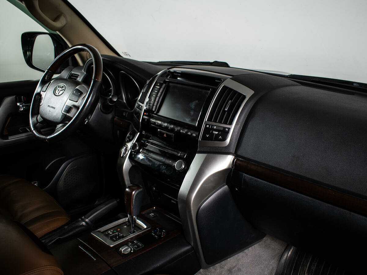 Toyota Land Cruiser 2015 года с пробегом. Фото: #8