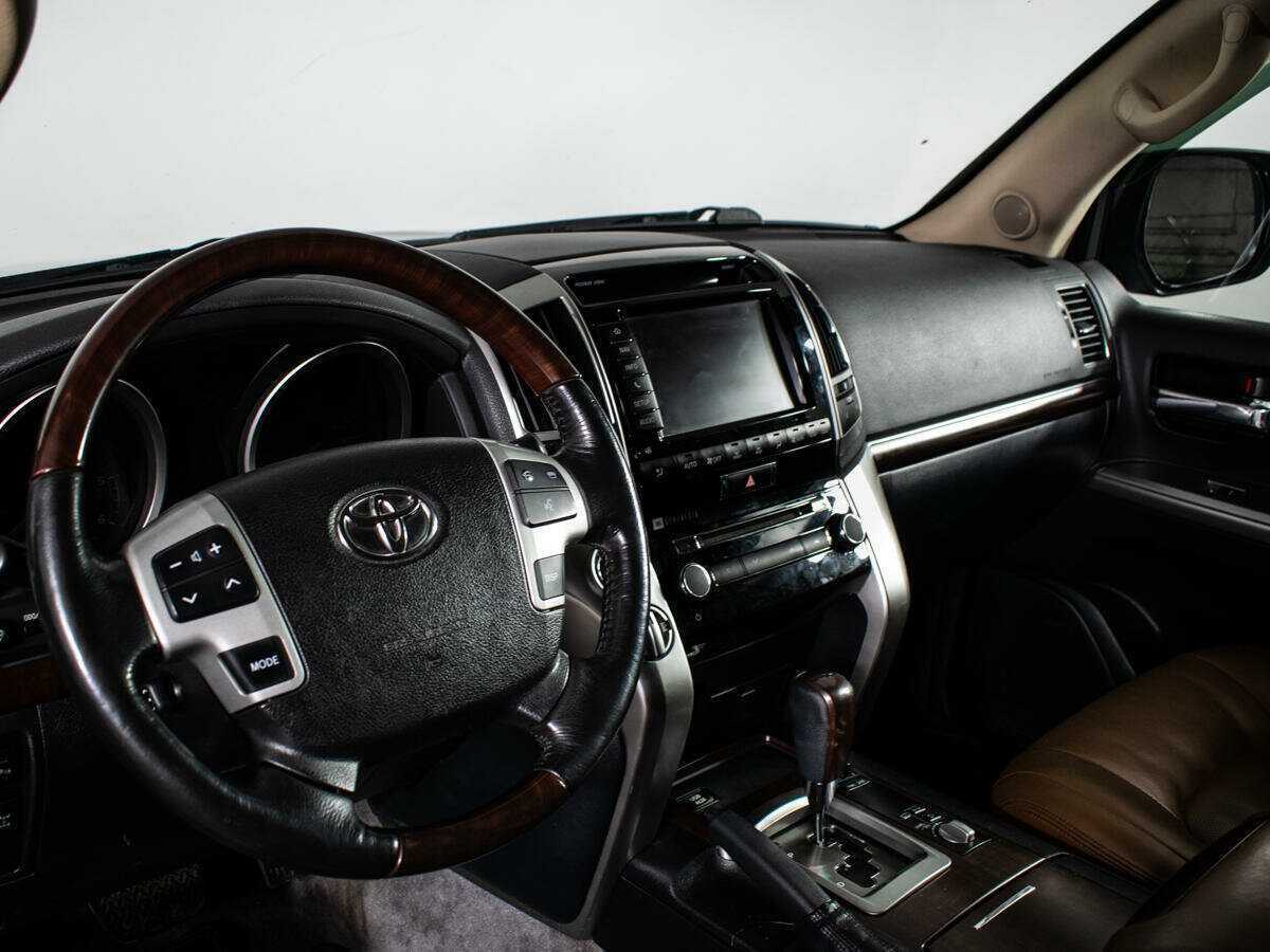 Toyota Land Cruiser 2015 года с пробегом. Фото: #12