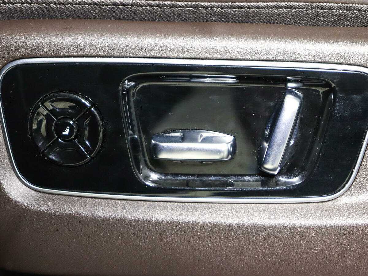 LiXiang L9 2023 года с пробегом. Фото: #12