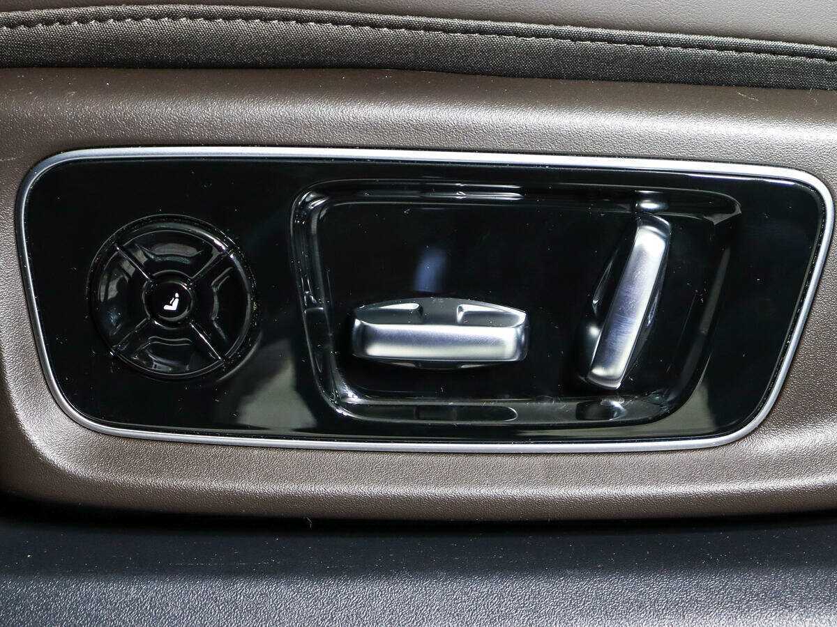 LiXiang L9 2023 года с пробегом. Фото: #16