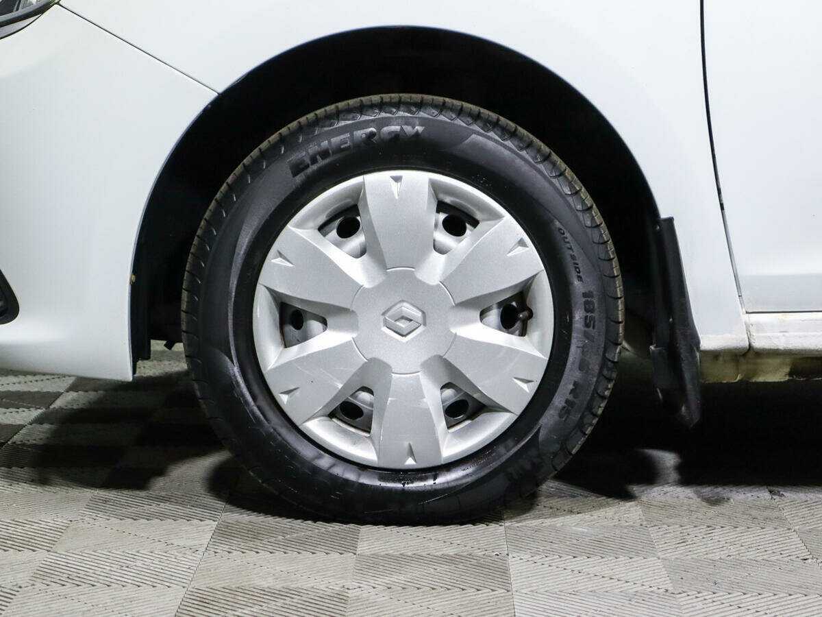 Б/У Рено Логан 2014 года. Фото: #12