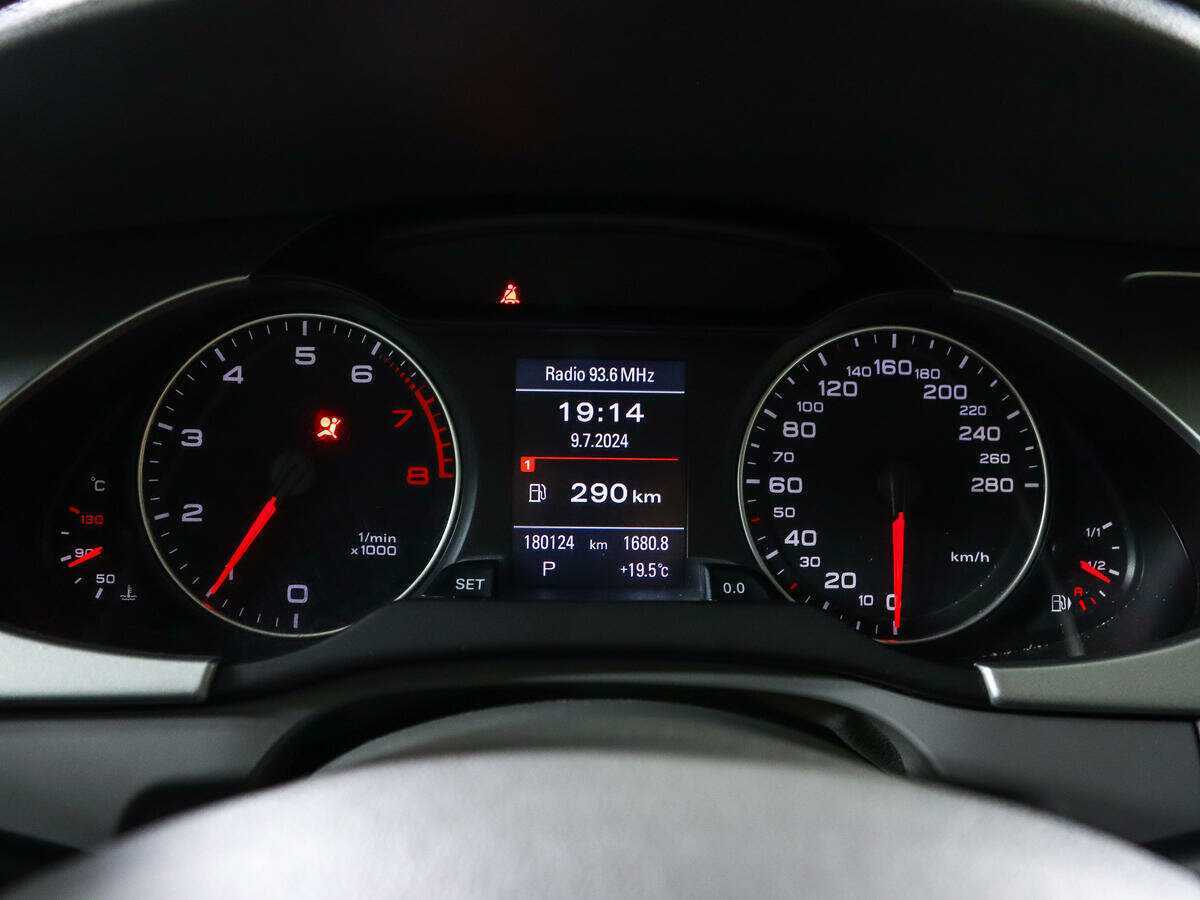 Audi A4 2011 года с пробегом. Фото: #8