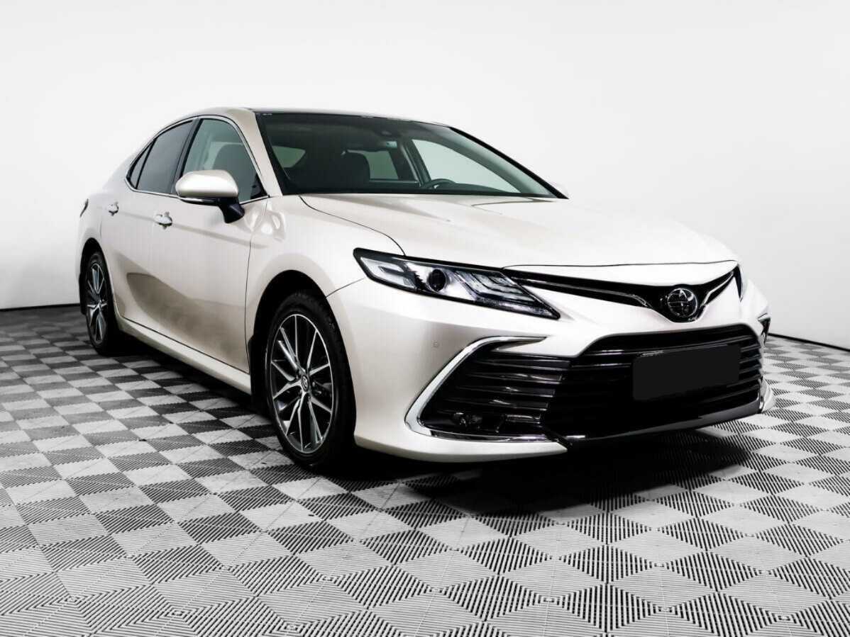 Toyota Camry 2022 года с пробегом. Фото: #2
