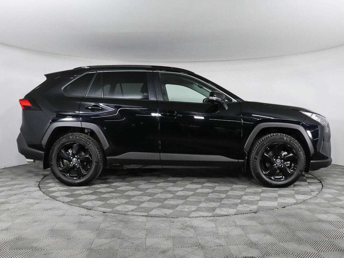 Toyota RAV4 2021 года с пробегом. Фото: #3
