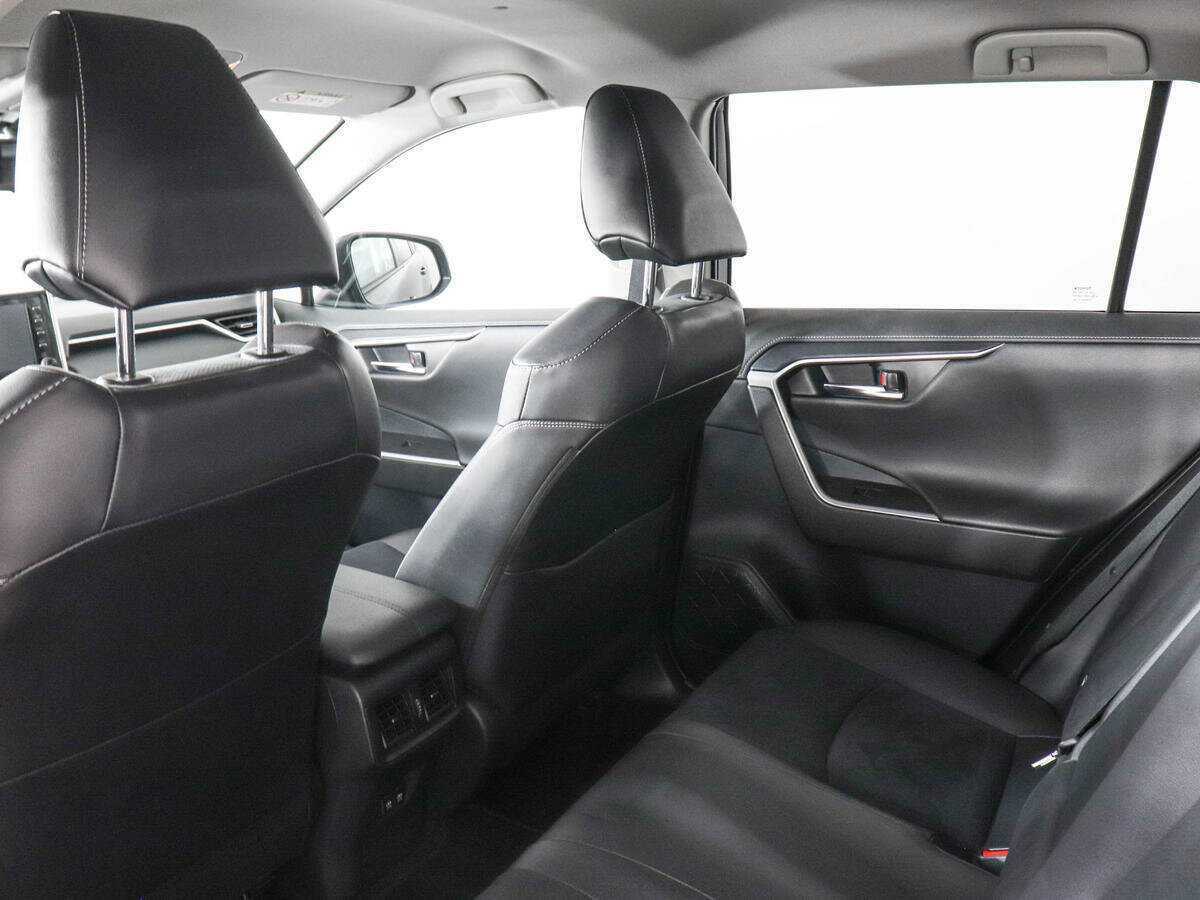Toyota RAV4 2021 года с пробегом. Фото: #11