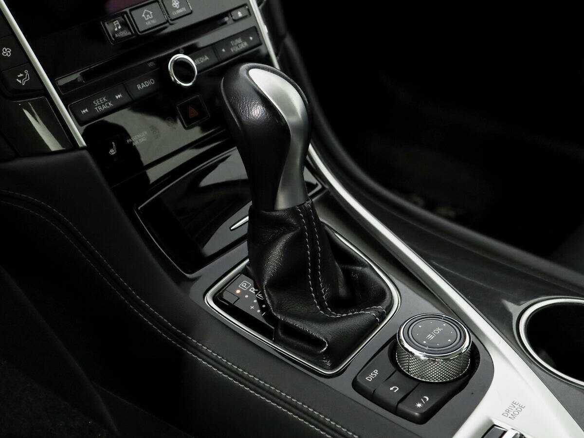 Infiniti Q50 2015 года с пробегом. Фото: #9