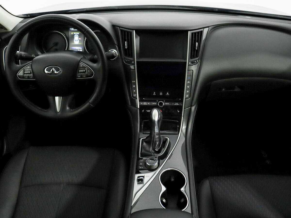 Infiniti Q50 2015 года с пробегом. Фото: #13