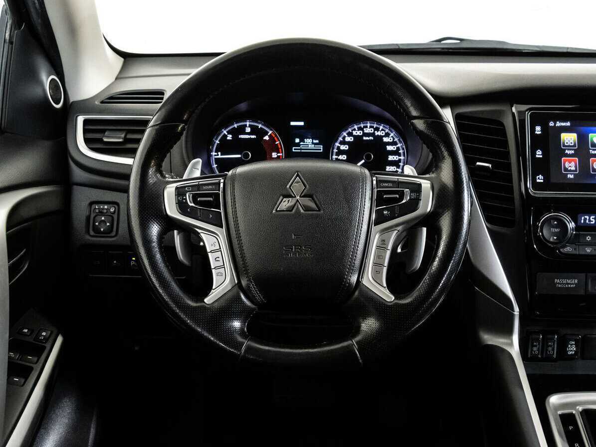 Mitsubishi Pajero Sport 2018 года с пробегом. Фото: #8