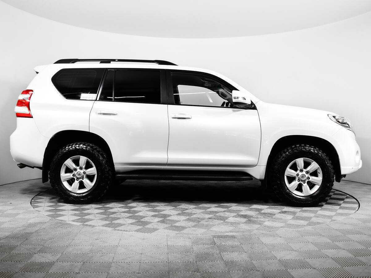 Toyota Land Cruiser Prado 2017 года с пробегом. Фото: #3