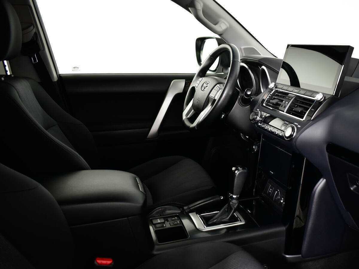 Toyota Land Cruiser Prado 2017 года с пробегом. Фото: #8