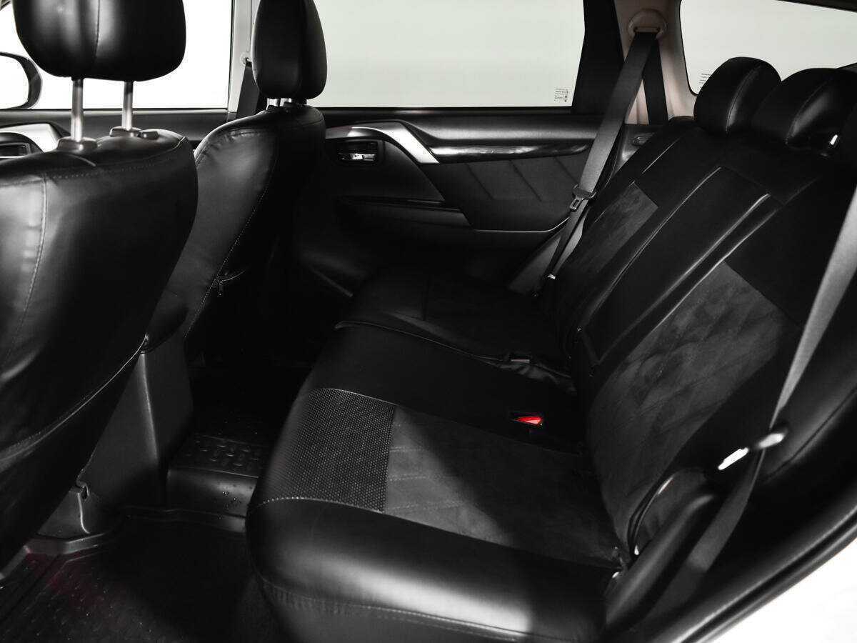 Mitsubishi Pajero Sport 2018 года с пробегом. Фото: #7