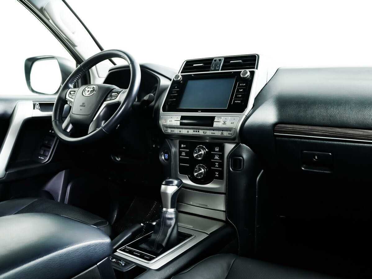 Toyota Land Cruiser Prado 2017 года с пробегом. Фото: #4