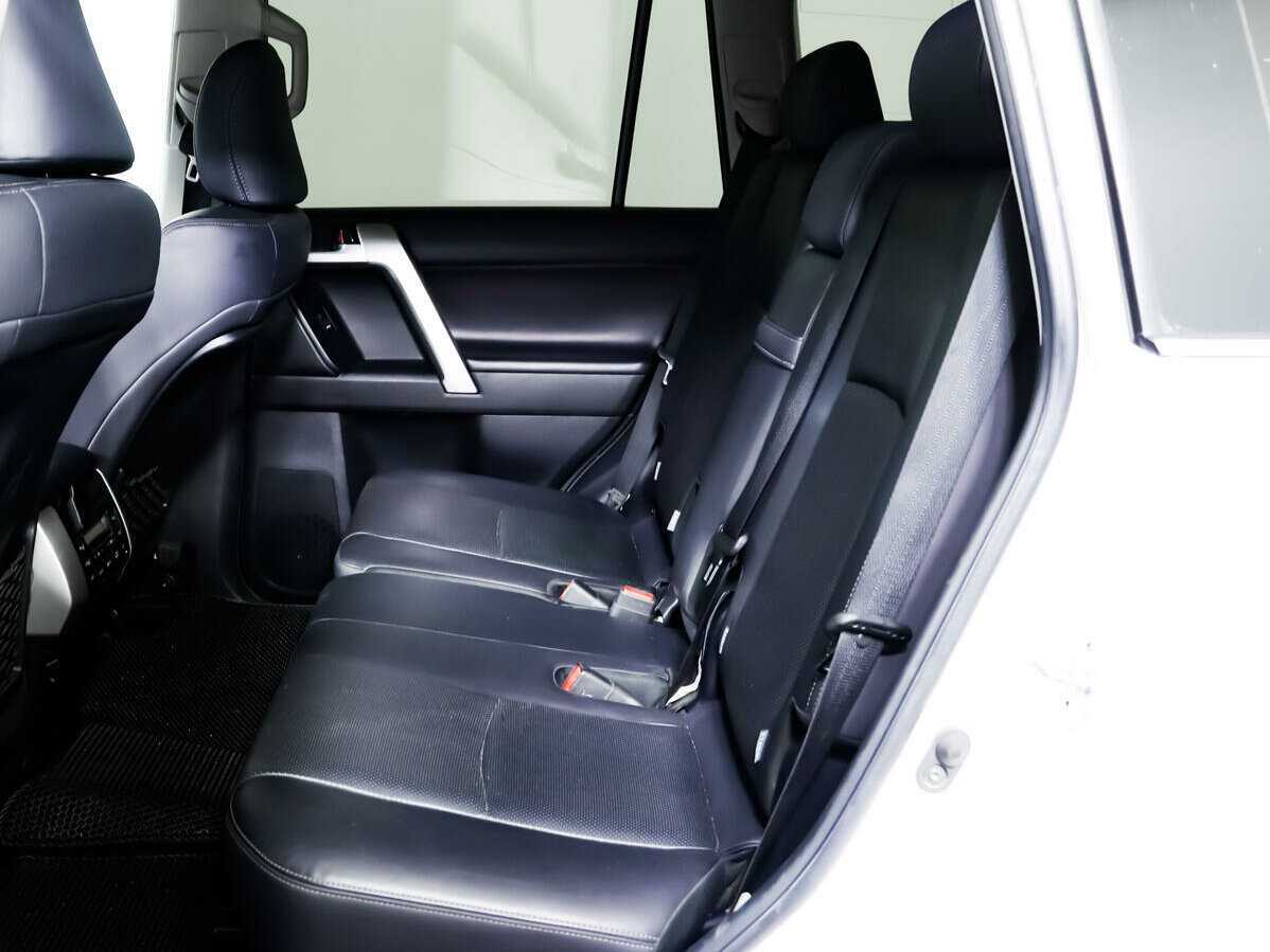 Toyota Land Cruiser Prado 2017 года с пробегом. Фото: #7