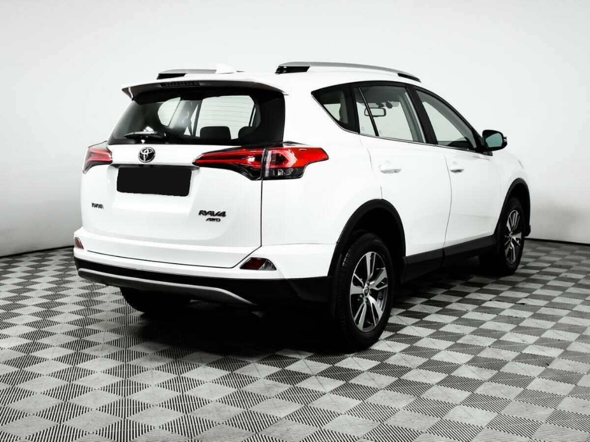 Toyota RAV4 2018 года с пробегом. Фото: #4