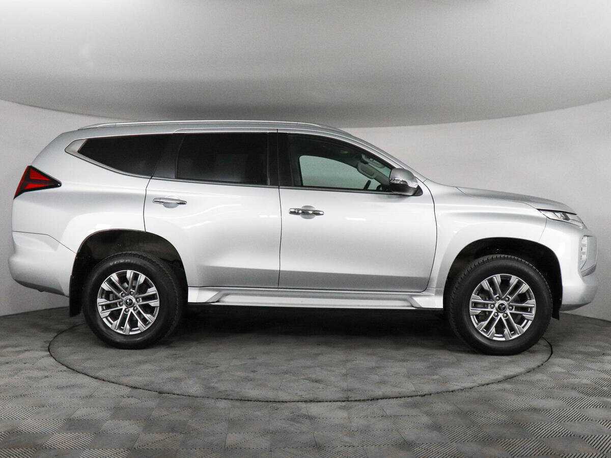 Mitsubishi Pajero Sport 2022 года с пробегом. Фото: #3