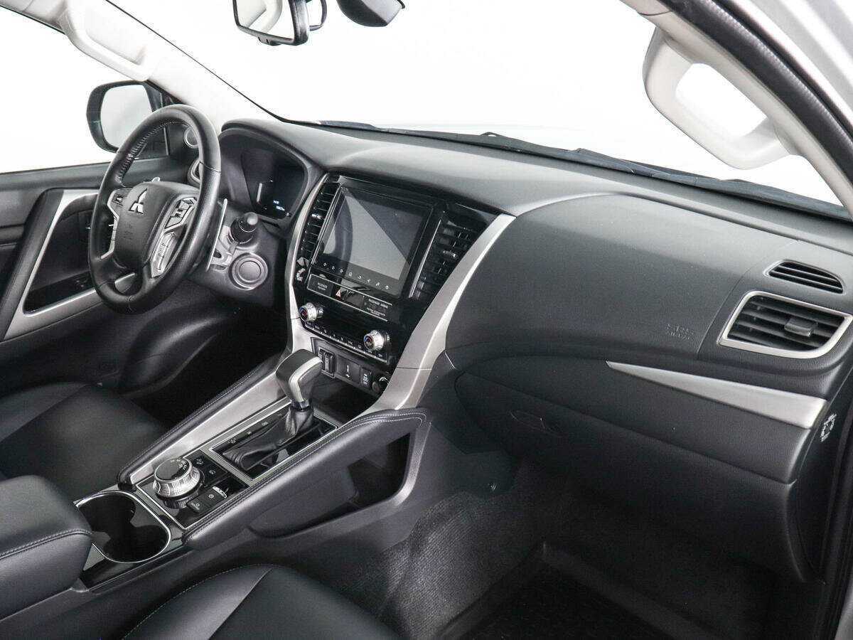 Mitsubishi Pajero Sport 2022 года с пробегом. Фото: #9