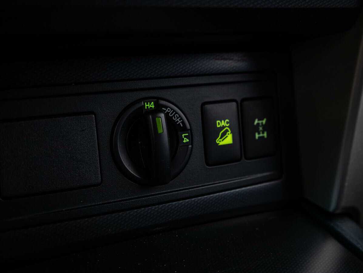 Toyota Land Cruiser Prado 2010 года с пробегом. Фото: #15