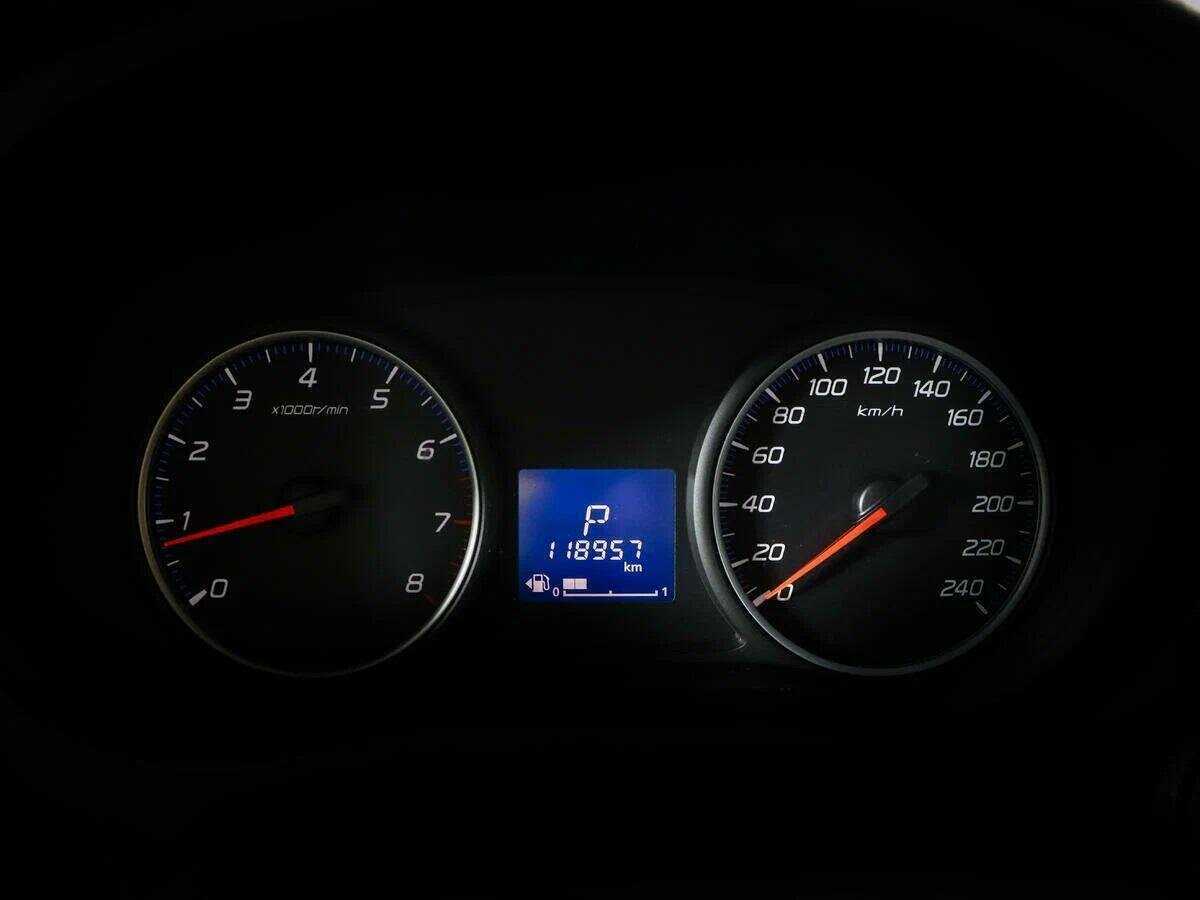 Б/У Митсубиши Оутлэндер 2012 года. Фото: #8