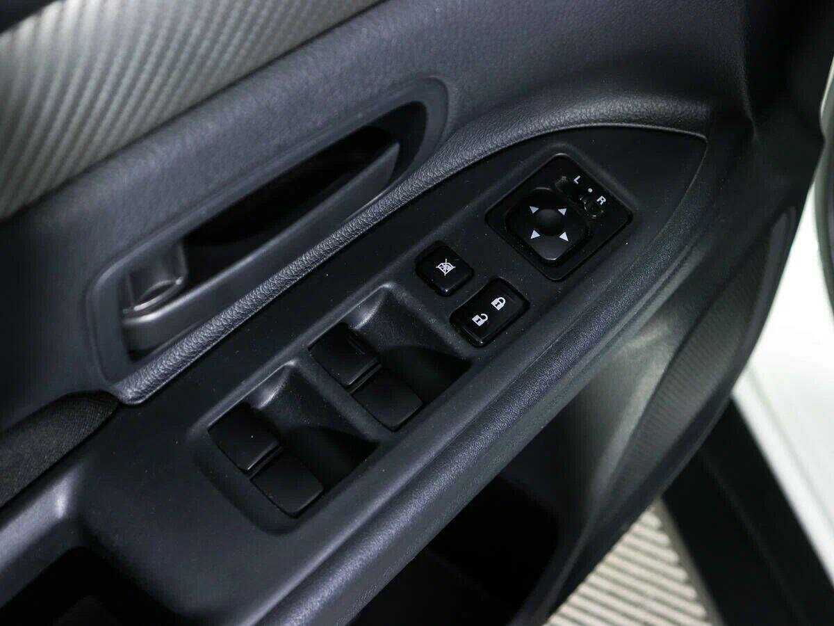 Б/У Митсубиши Оутлэндер 2012 года. Фото: #12