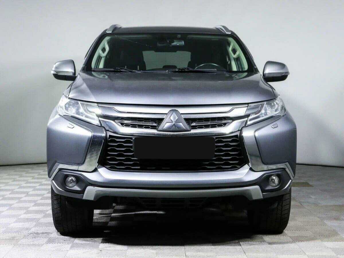 Mitsubishi Pajero Sport 2017 года с пробегом. Фото: #1